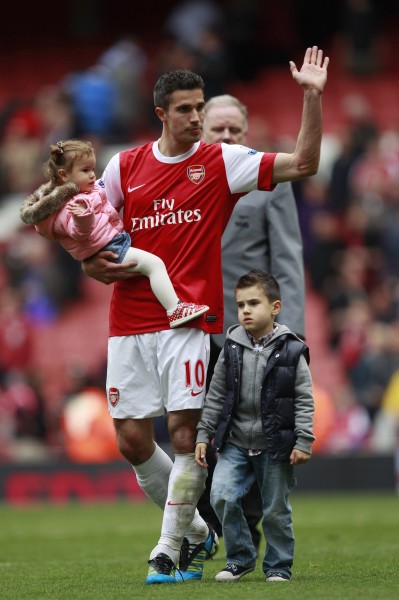 经典三核输出！ Elk Ezreal冲刺并赢得了团战， Bilibili Gaming 在第一场比赛中击败了 Top Esports